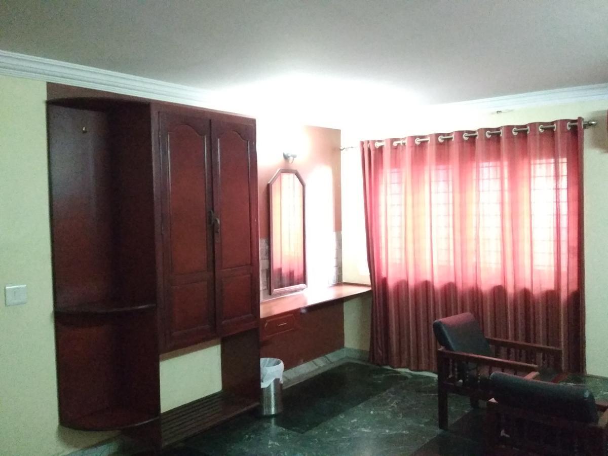 Hotel Rukmini Alwaye Extérieur photo